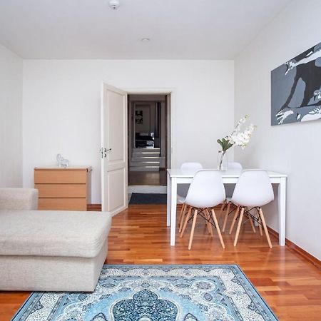 Old Town 2-Bathroom Apartment With Sauna Tallinn Bagian luar foto