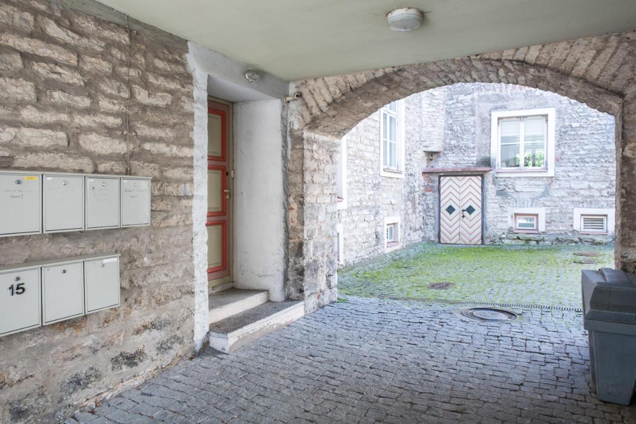 Old Town 2-Bathroom Apartment With Sauna Tallinn Bagian luar foto