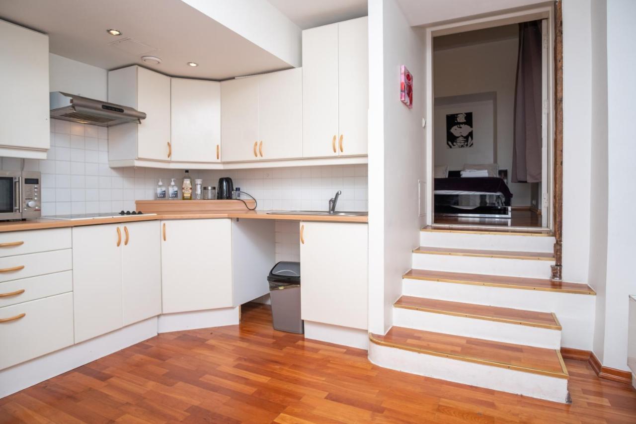 Old Town 2-Bathroom Apartment With Sauna Tallinn Bagian luar foto